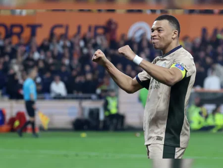 Kylian Mbappe marcou três gols na vitória do PSG sobre o Montpellier seis vezes